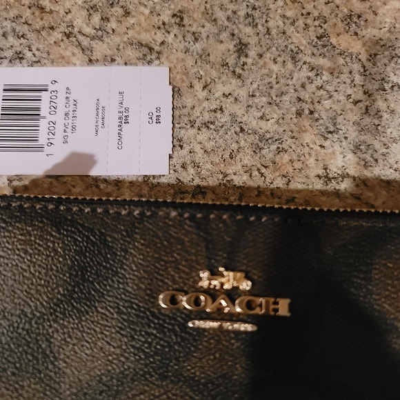 Auth Coach Wristlet Signature BNWT - Picture 6 of 7